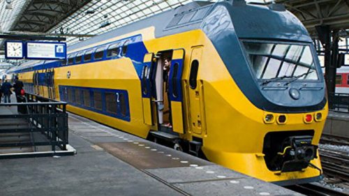 В Нидерландах из-за шторма отменили движение поездов
