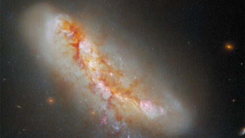 Hubble показал галактический вальс в созвездии Пегаса