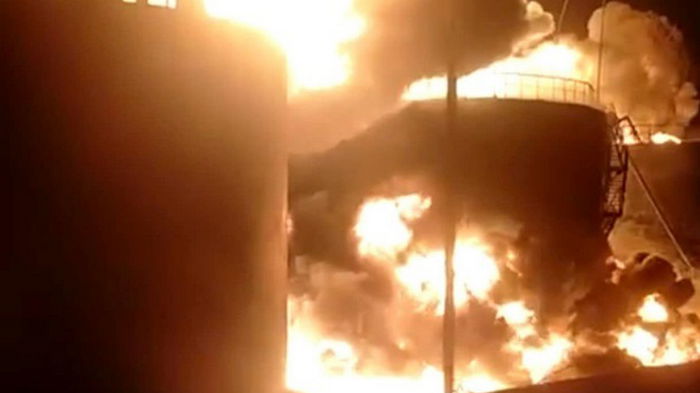 Пожар на нефтебазе под Киевом самоликвидировался