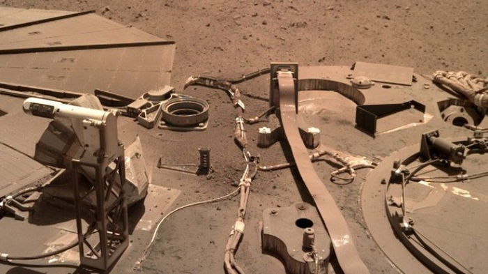 Осталось жить не больше года: посадочный аппарат NASA InSight умирает на Марсе