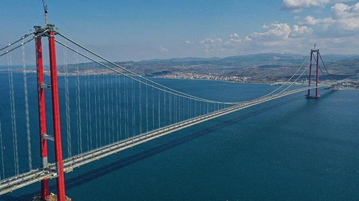 Турция открыла мост-рекордсмен через пролив Дарданеллы