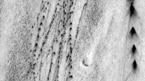 Ученые обнаружили необычные узоры на Марсе (фото)
