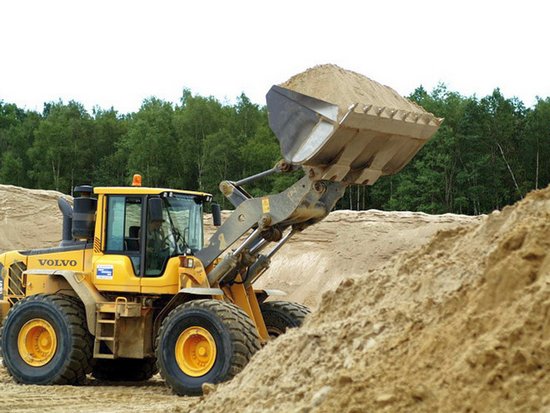 Сыпучие материалы в строительстве: песок и щебень