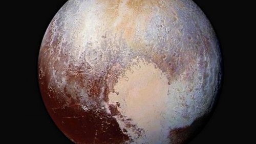Ученые выяснили, откуда на Плутоне взялся регион в форме сердца