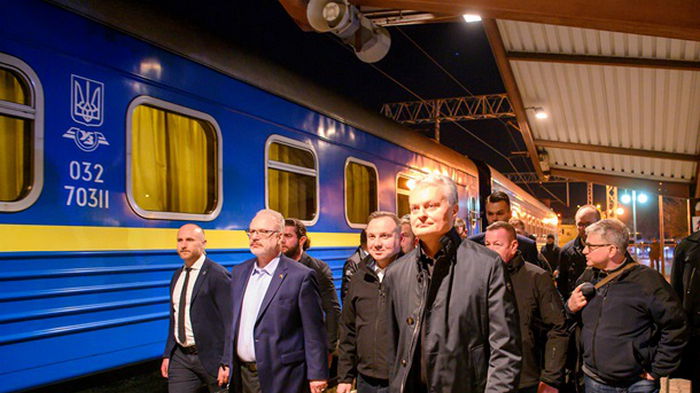 Президенты четырех страны посетят Киев