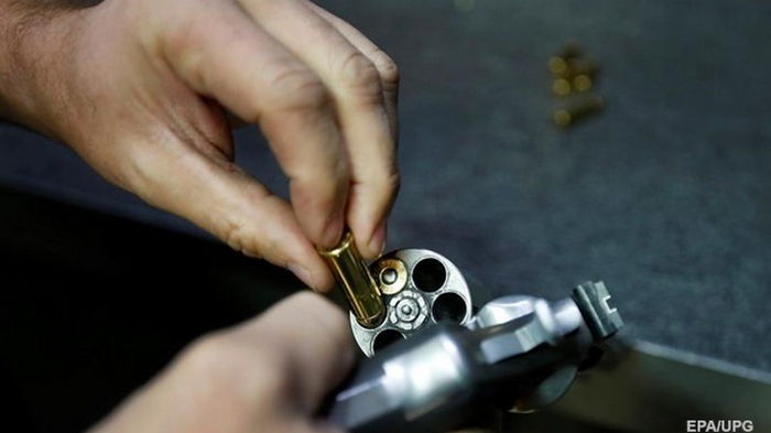 Предоставление права на оружие поддерживают 58% украинцев - опрос