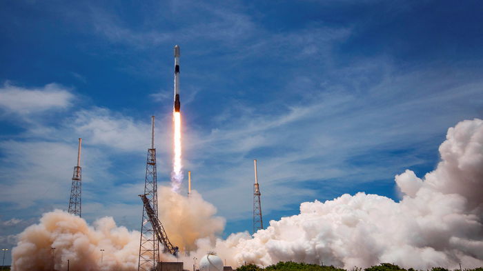 SpaceX запустила 59 спутников и вернула ракету на Землю