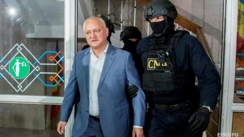 Суд в Молдове отправил под арест Додона