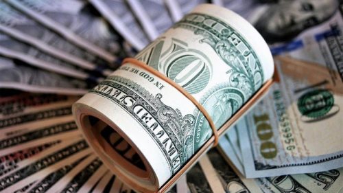 Курс доллара в обменниках упал после решения НБУ