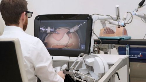 Виртуозы своего дела: инженеры показали, на что способны роботы-хирурги (видео)