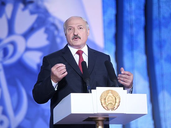 Лукашенко: Братская Украина воюет за свою независимость