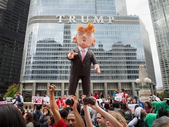 Против Дональда Трампа в США протестовало более миллиона человек