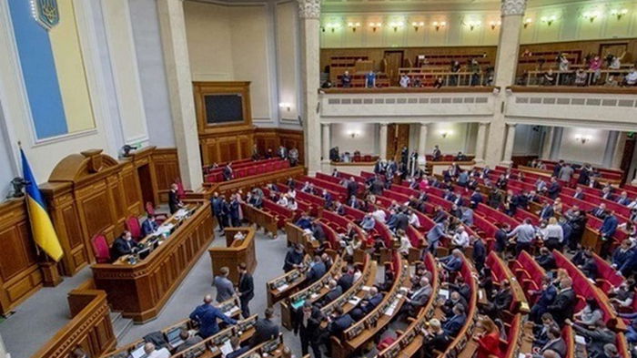 Зеленский ответил на петицию о минимальной зарплате для нардепов