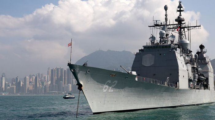 Два крейсера США проходят через Тайваньский пролив. Китай – в повышенной боеготовности