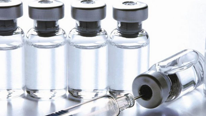 В ЕС рекомендовали утвердить две новые вакцины против штамма Омикрон