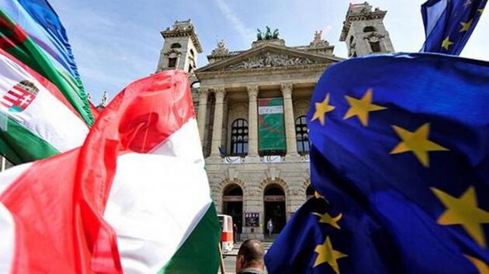 В Чехии допускают возможный выход Венгрии из ЕС