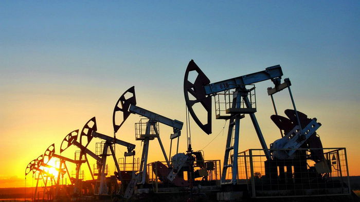 Цены на нефть начали падать после трехдневного роста