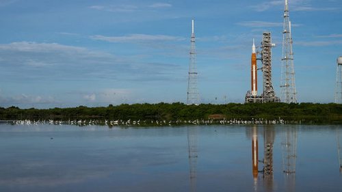 NASA успешно провело топливные испытания лунной ракеты SLS