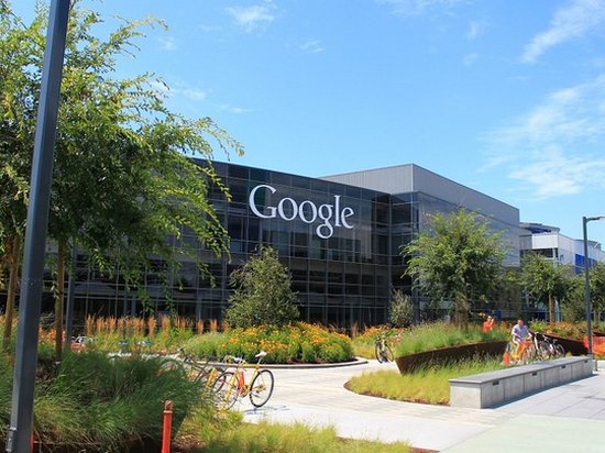 Google просит сотрудников вернуться в США из-за политики Трампа