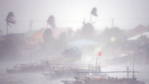 На Филиппинах из-за шторма погибло около 100 человек