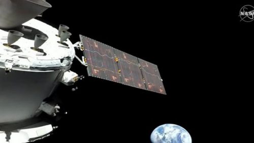Лунная миссия Artemis 1 показала фото Земли с расстояния 92 000 км
