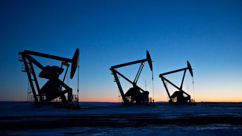 ОПЕК+ может резко сократить добычу нефти в преддверии ограничений против РФ