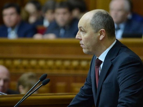 Парубий заставил народных депутатов говорить на украинском языке