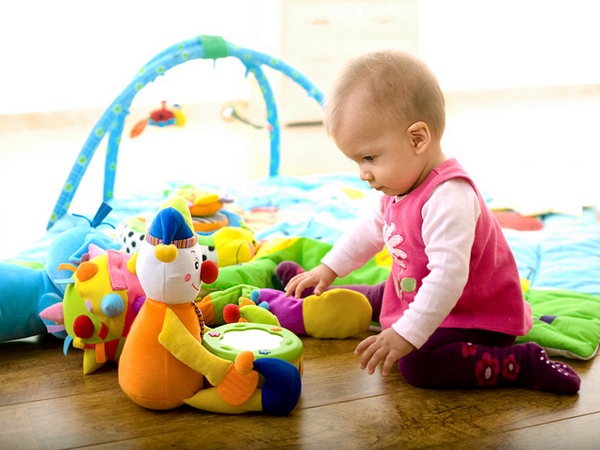 Игрушки для детей: особенности выбора в зависимости от возраста ребенка