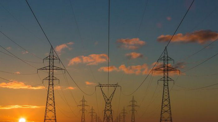 Регулятор повысил тарифы на электроэнергию для небытовых потребителей