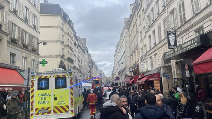 В центре Парижа произошла стрельба: есть погибшие (фото)