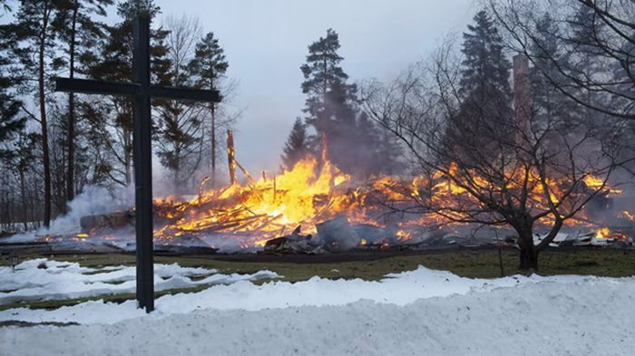 В Финляндии на Рождество сгорела старинная церковь