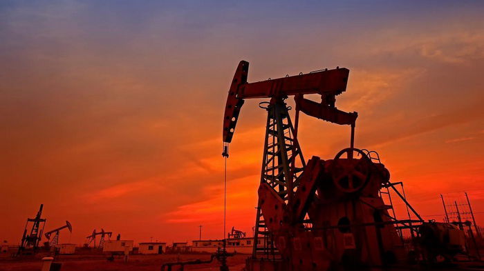 Нефть дешевеет после решения США продать часть стратегического резерва