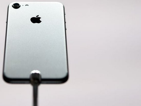 В новом iPhone 8 установят дисплей от Samsung