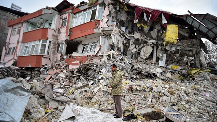 В Турции намерены отстроить разрушенные землетрясением города