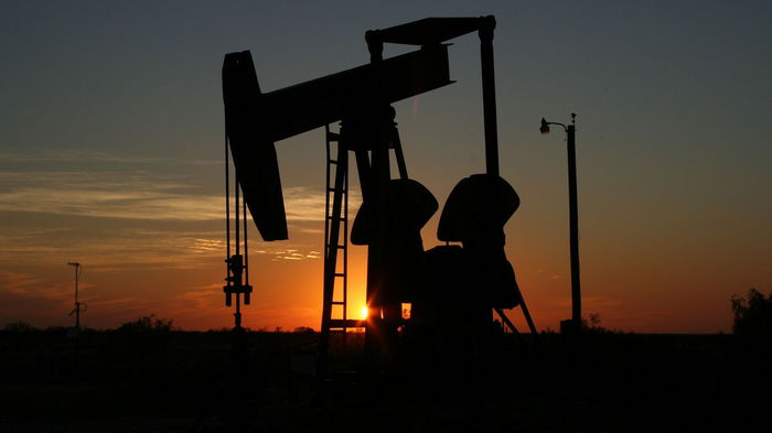 Нефть дорожает второй день подряд после рекордного обвала из-за банковского кризиса