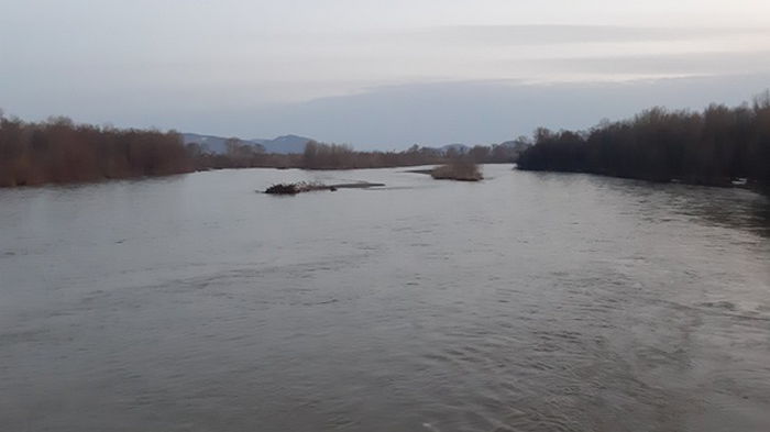 Закарпатье предупредили о резком росте уровня воды в реках