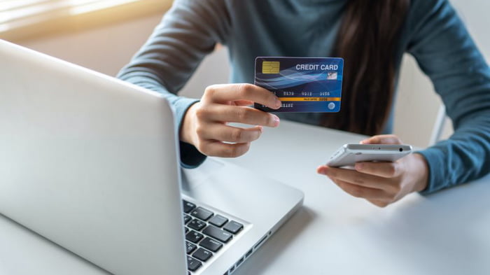 Как исправить плохую кредитную историю с помощью кредитной карты?