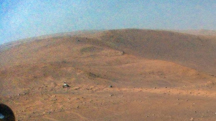 Вертолет Ingenuity сфотографировал своего «напарника» Perseverance на Марсе: это был 51-й полет