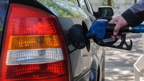 Цены падают: сколько стоят бензин и дизель на АЗС