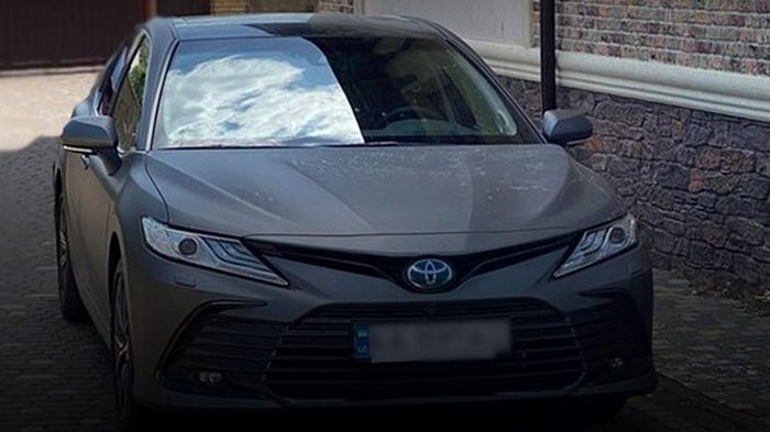 НАБУ заявило о разоблачении в Укрзалізниці взятки в виде Toyota Camry из салона