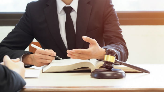 5 переваг роботи з юристами на аутсорсі