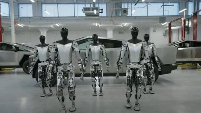 Tesla планирует увеличить продажи авто с помощью роботов Optimus