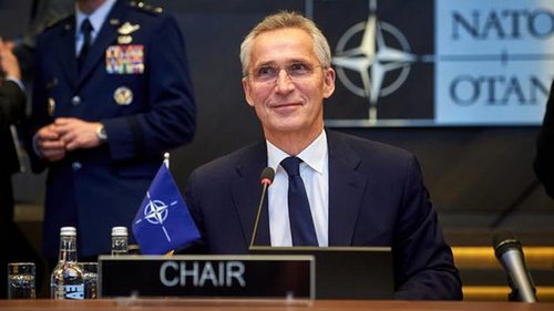 Столтенберг еще на год остался во главе НАТО