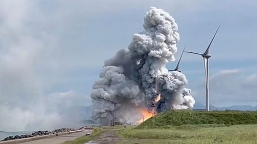В Японии произошел взрыв при испытании ракеты (видео)