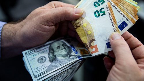 Официальный курс евро впервые превысил 41 грн