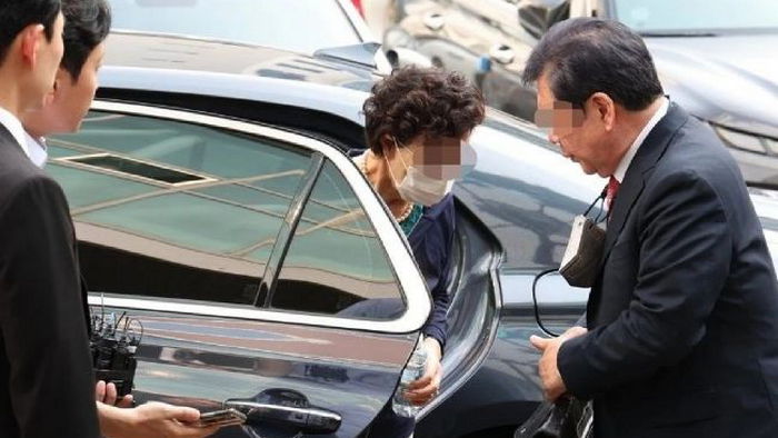 Теща президента Южной Кореи попала в тюрьму из-за подделки справки из банка