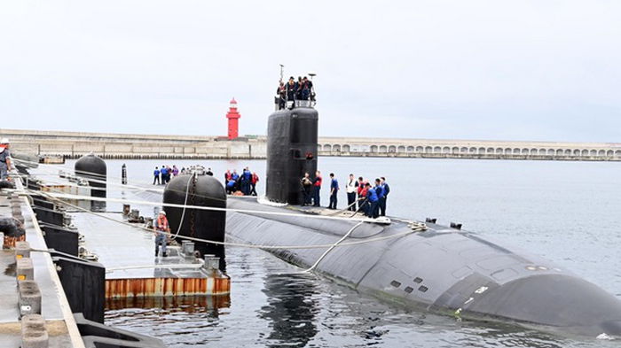 Атомная субмарина США прибыла в Южную Корею
