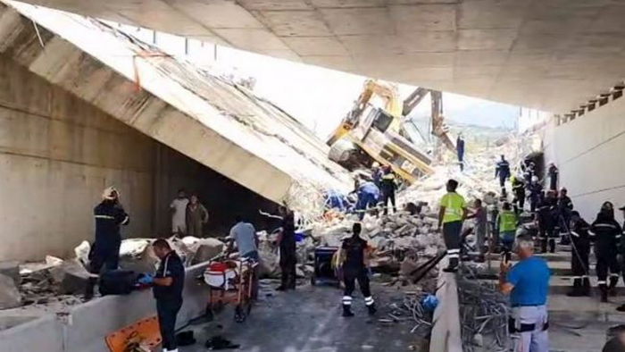 В Греции обрушился мост: есть жертвы (видео)