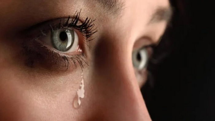 Запах женских слез удивительным образом влияет на мозг и гормоны мужчин