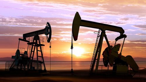 Сколько будут стоить нефть и газ в мире: НБУ обновил прогноз на ближайшие годы
